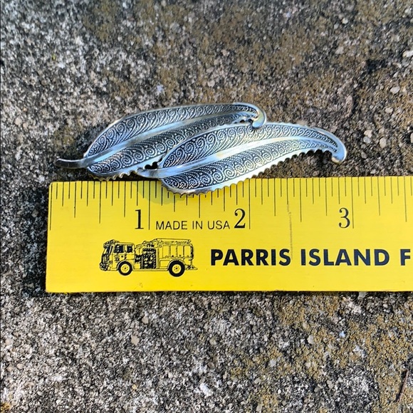 Vintage Sterling Silver Double Leaf Brooch - Picture 5 of 6